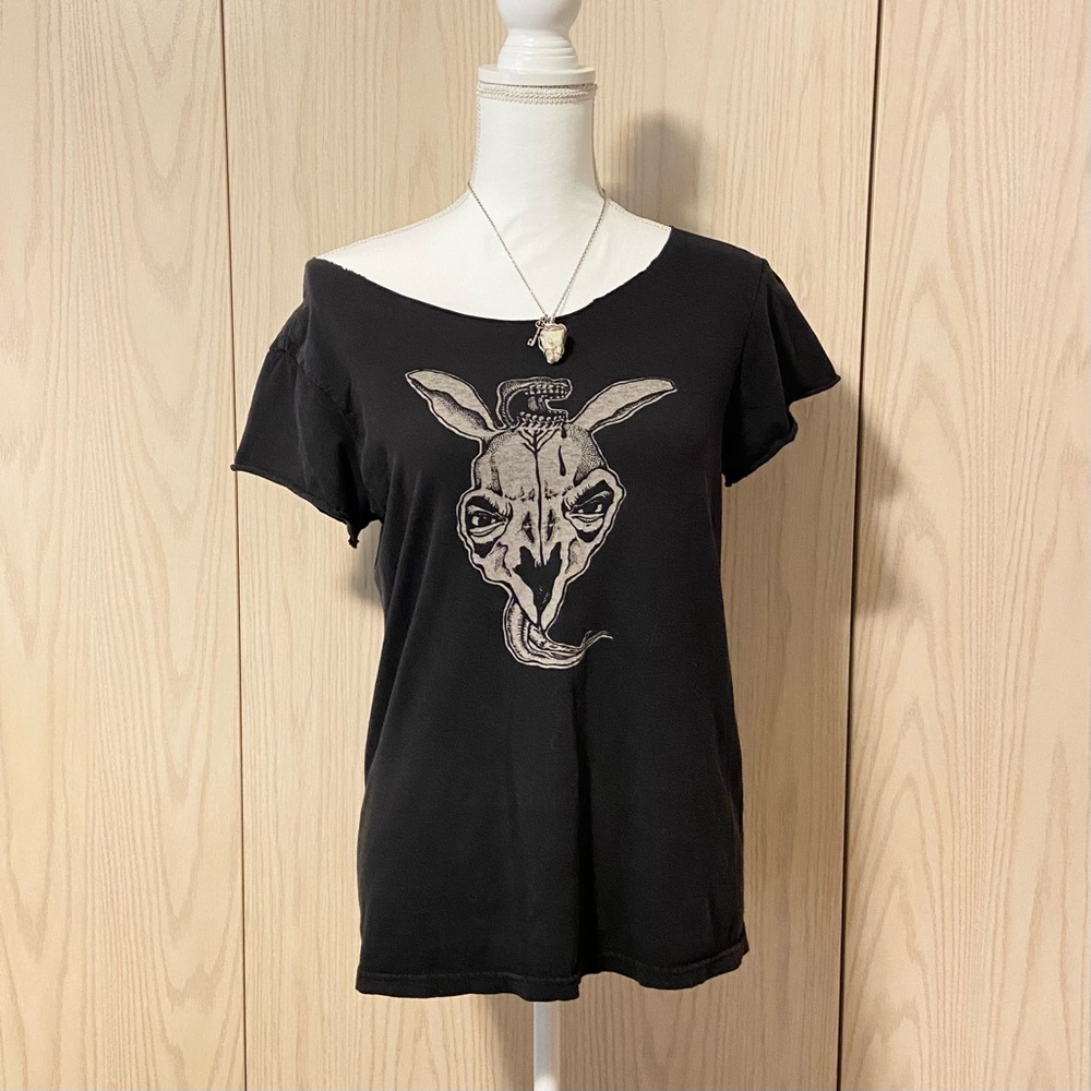 Y2K Shirt Women’s Small Grunge Emo Dead Skull Distressed Black Cream Graphic Tee